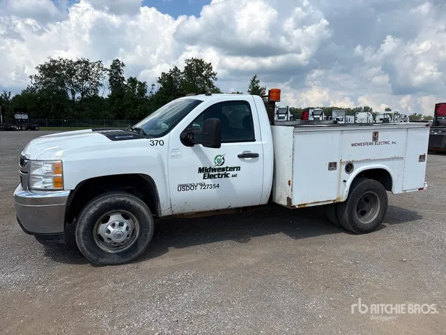 2011 Chevrolet Silverado 3500HD 4x2 Utility Truck