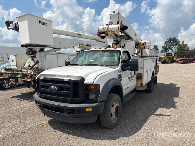 2010 Ford F-550 4x2 Bucket Truck