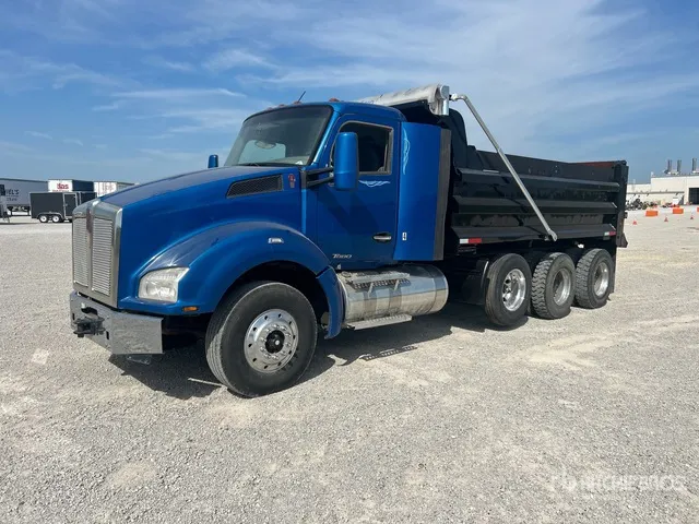 2016 Kenworth T880 8x4 Tri/A Dump Truck