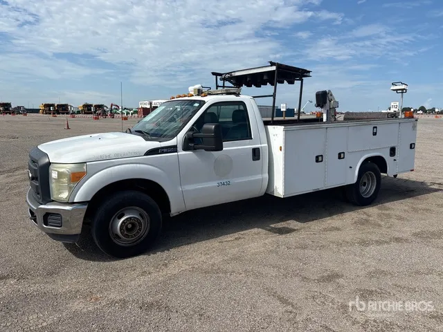 2015 Ford F-350 4x2 Service Truck