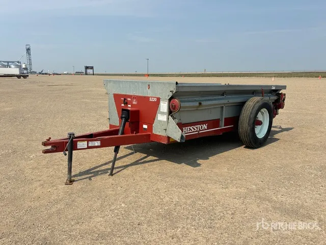 Hesston S220 S/A Manure Spreader