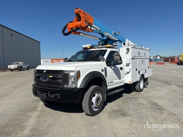 2018 Altec AT40G 40.8 ft on 2019 Ford F-550 4x4 Bucket Truck
