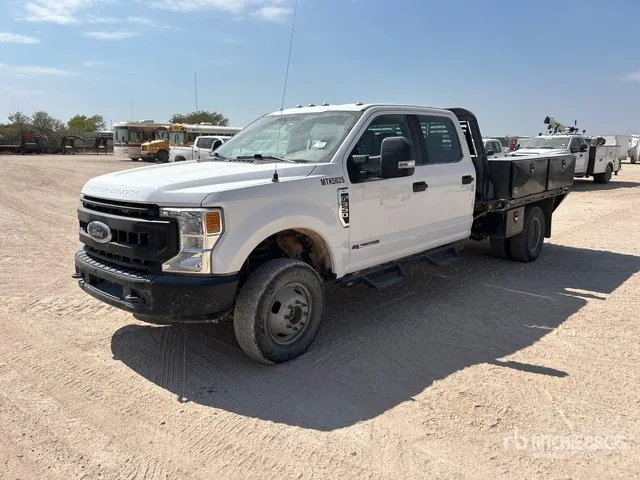 2020 Ford F-350 XL 4x4 Crew Cab Flatbed Truck