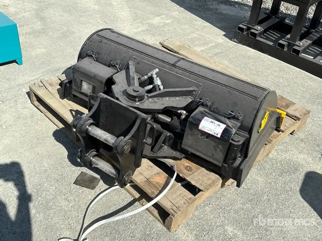 Dynamic Entities 42 in Q/C Hydraulic Tilting Excavator Bucket (Unused)