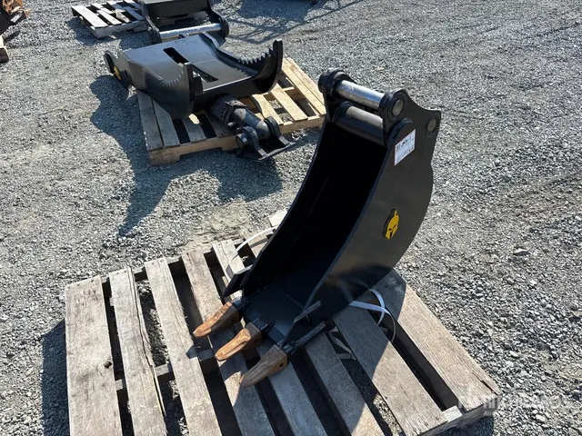Dynamic 35CL 11 in Q/C Digging Excavator Bucket (Unused)