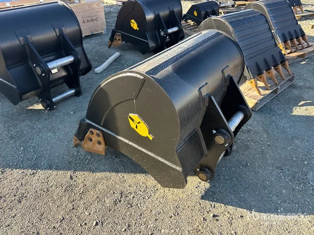 2026 Dynamic Entities 42 in Digging Excavator Bucket - Fits 12 Ton Excavators (Unused)