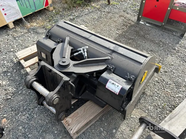2026 Dynamic Entities 42 in Hydraulic Tilting Excavator Bucket (Unused)