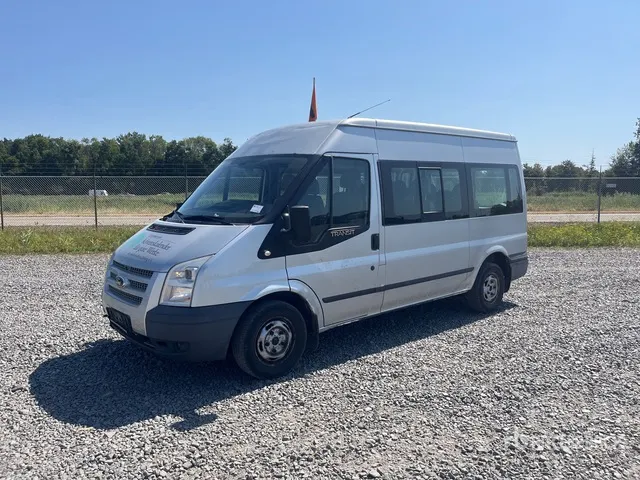 2013 Ford Transit Tourneo 9 Passenger Van