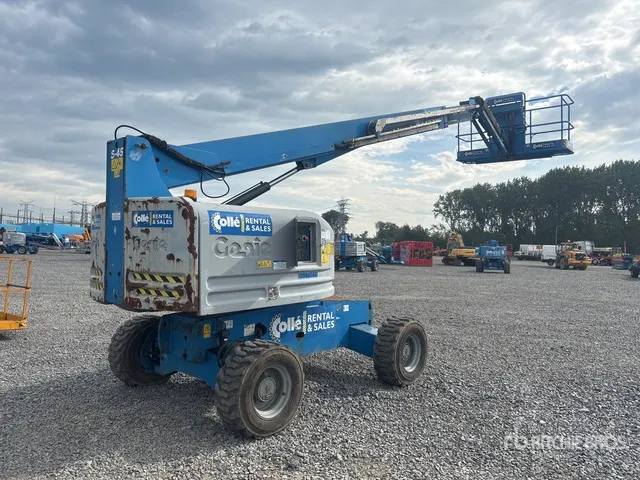 2013 Genie S45 4WD Diesel Telescopic Boom Lift