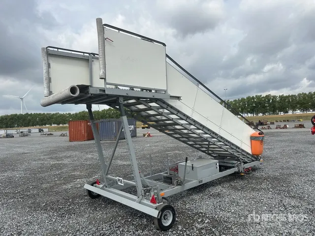 2005 Blumenbecker PT17 Aircraft Passenger Stairs