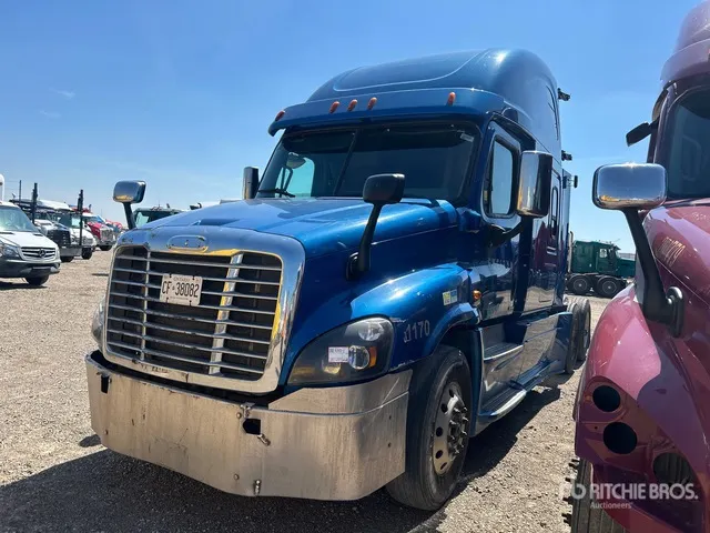 2016 Freightliner Cascadia 125 6x4 T/A Sleeper Truck Tractor (Inoperable)