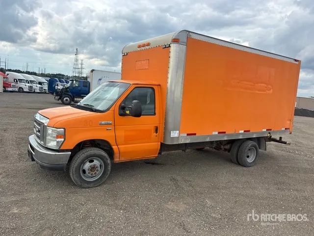 2013 Ford E-450 4x2 Van Truck