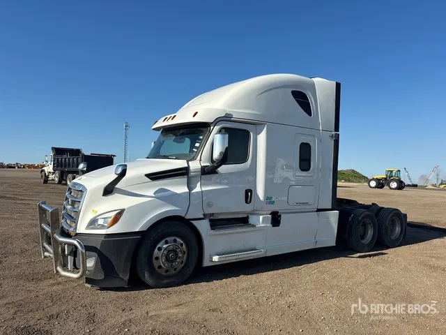2018 Freightliner Cascadia 126 6x4 T/A Sleeper Truck Tractor