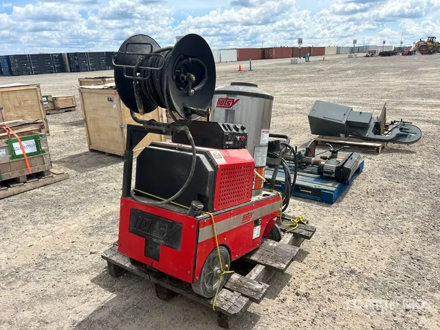 Hotsy 853 Pressure Washer