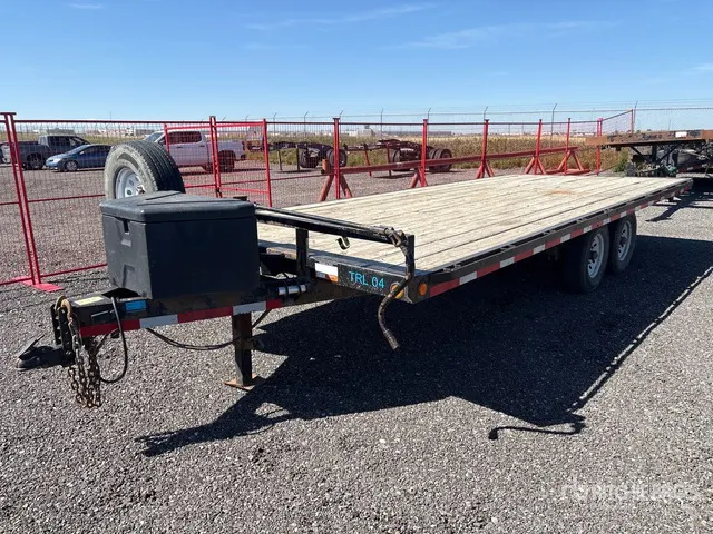 2001 Load Trail DK0220072 20 ft T/A Equipment Trailer