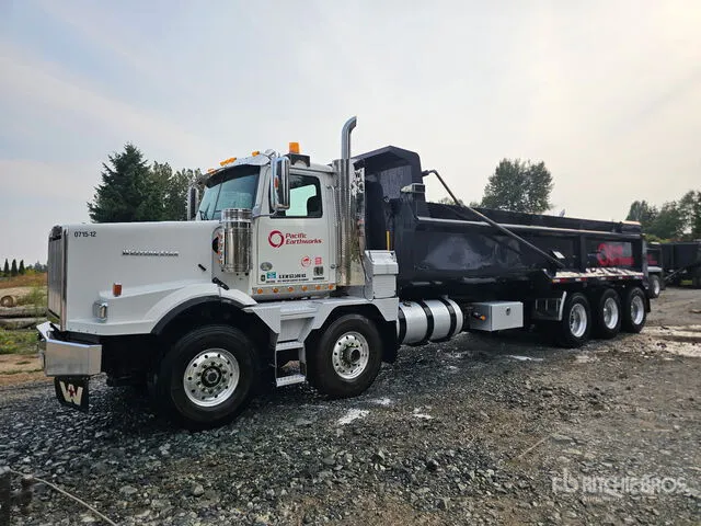 2017 Western Star 4900 10x6 Tri/A Dump Truck
