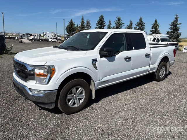 2022 Ford F-150 XLT 4x4 Crew Cab Pickup