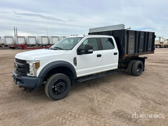 2018 Ford F-450 XL 4x2 Crew Cab Flatbed Dump Truck