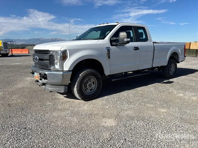 2018 Ford F-250 XL 4x4 Extended Cab Pickup