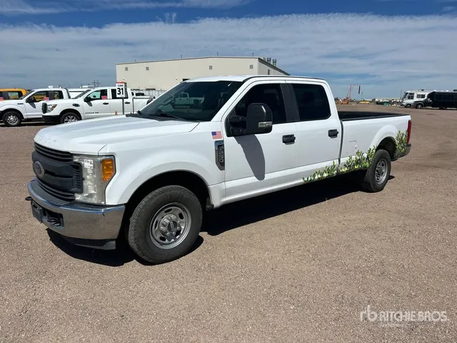 2017 Ford F-250 XL 4x2 Crew Cab Pickup