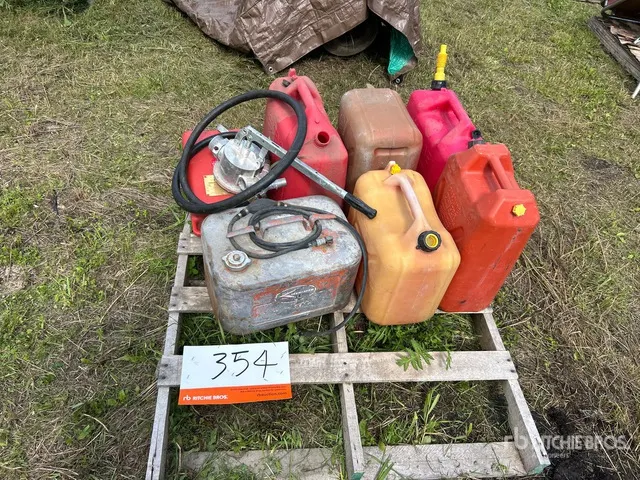 Quantity of Jerry Cans and Manual Fuel Pump