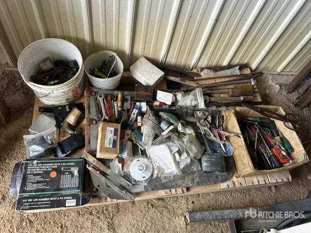 Quantity of Hand Tools & Air Hammer Chisel