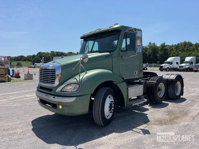 2002 Freightliner Columbia 120 6x2 T/A Day Cab Truck Tractor