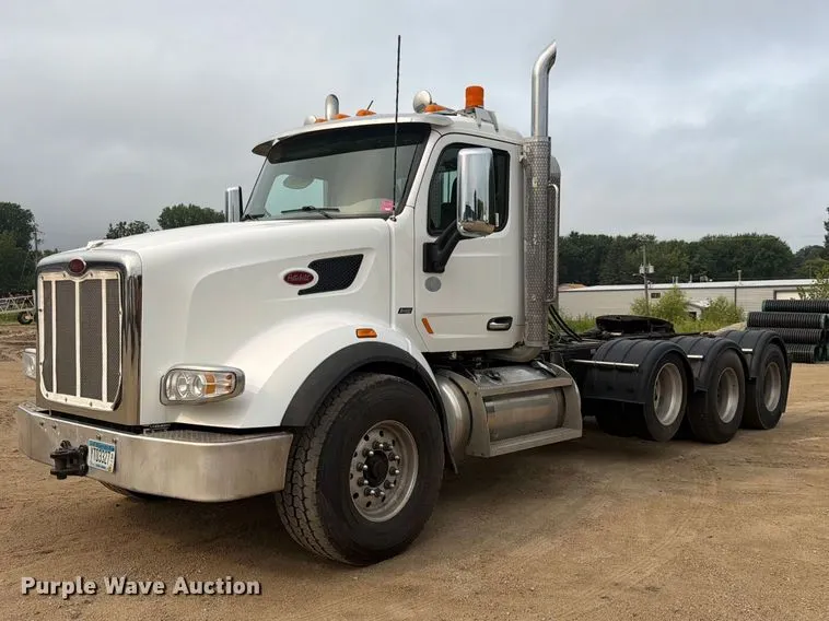 2019 Peterbilt 567 semi truck