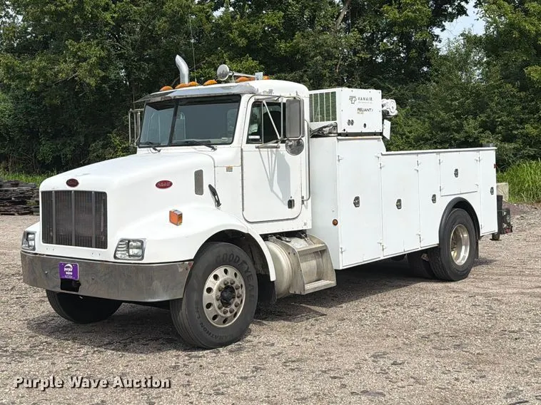 2002 Peterbilt 330 utility / service truck
