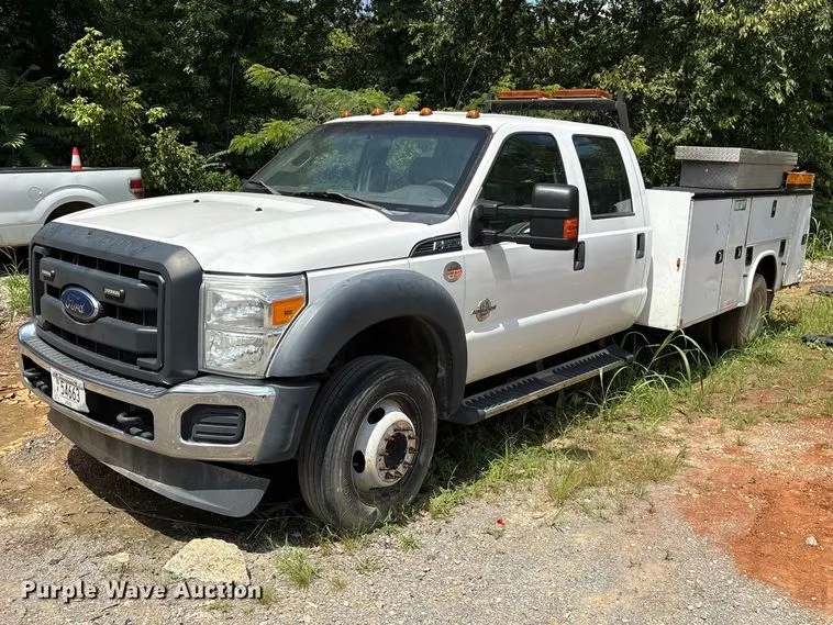 2016 Ford F550 Super Duty Crew Cab utility / service truck