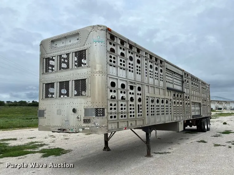 2001 Wilson PSAL-303P livestock trailer