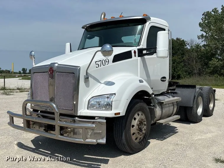 2019 Kenworth T880 semi truck