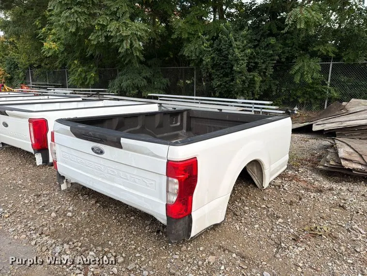 2022 Ford F-250 Pickup truck bed