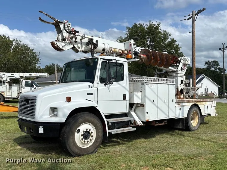 2002 Freightliner FL80 digger derrick truck