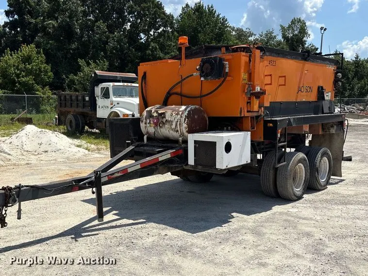HD industries TM425-100 pothole patcher