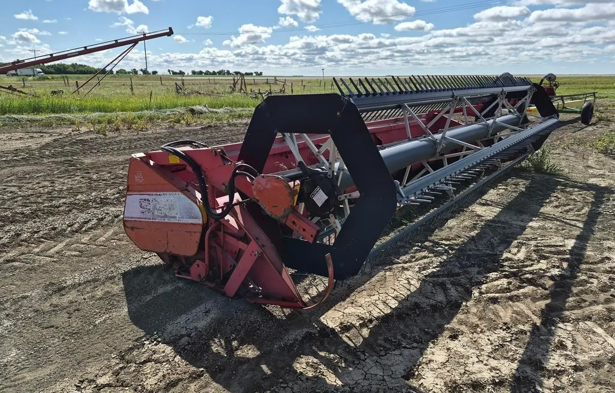 20' Massey Ferguson 9750 Pickup Header
UNRESERVED