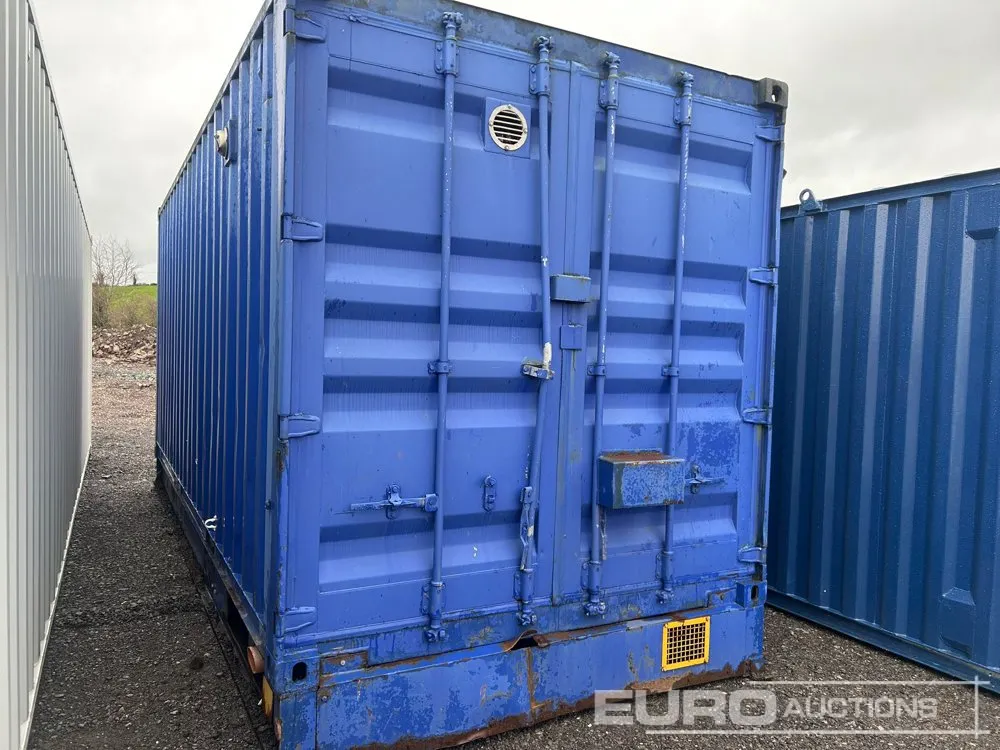 20' x 8' Toilet Block (Cannot Be Reconsigned)