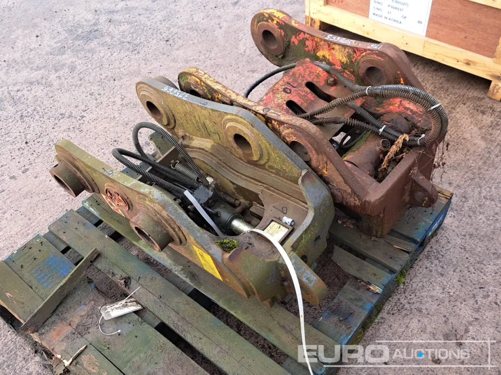 Quick Hitch, 70mm Pin to suit 14-18 Ton Excavator (2 of)