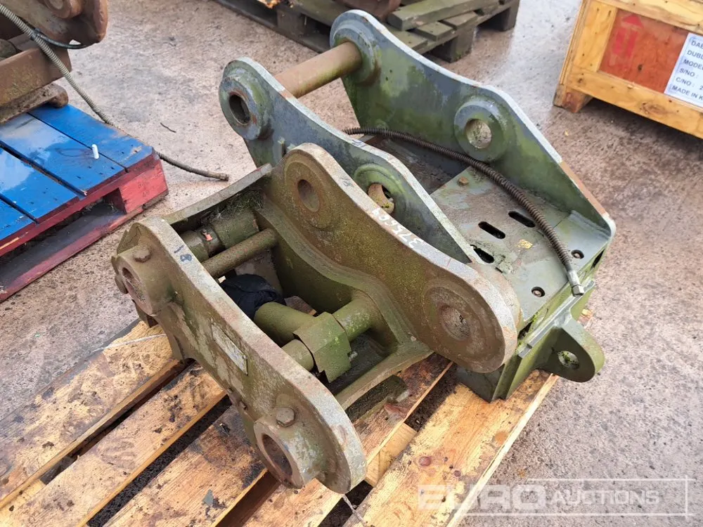 Quick Hitch, 65mm Pin to suit 13 Ton Excavator (2 of)