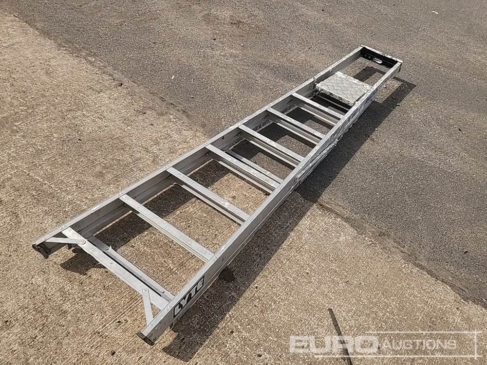 8 Tread Aluminum Step Ladder