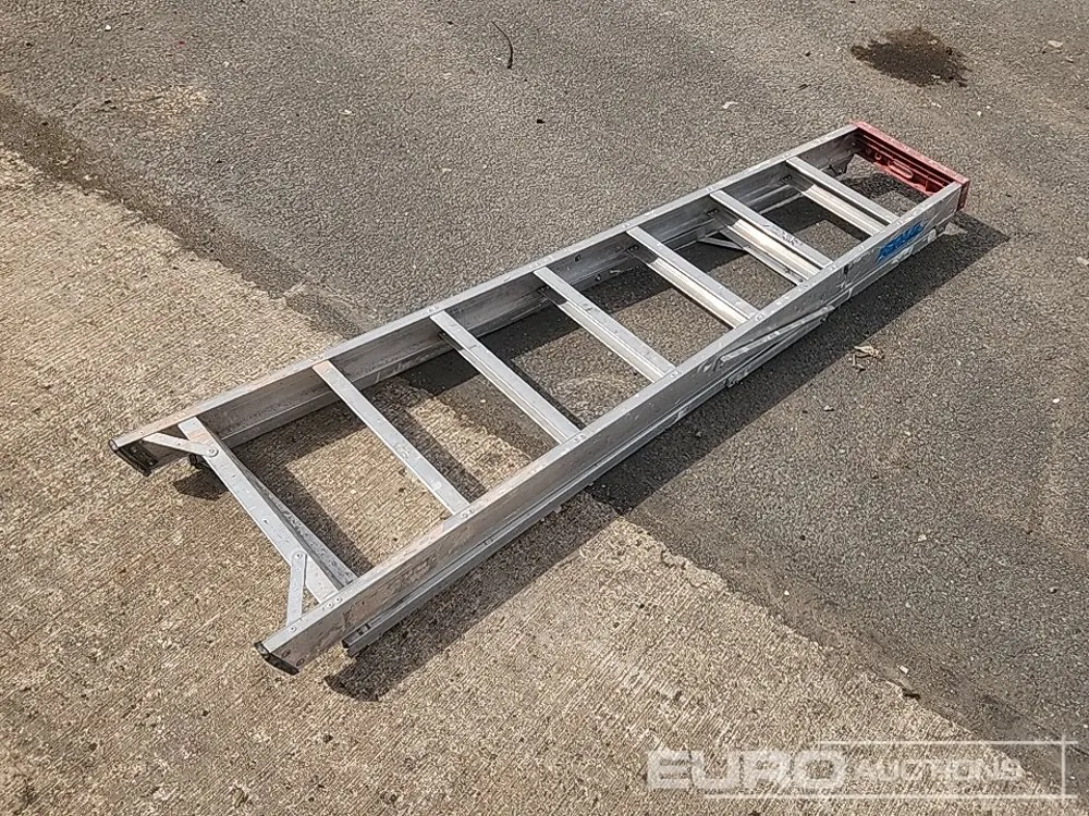 8 Tread Aluminum Step Ladder