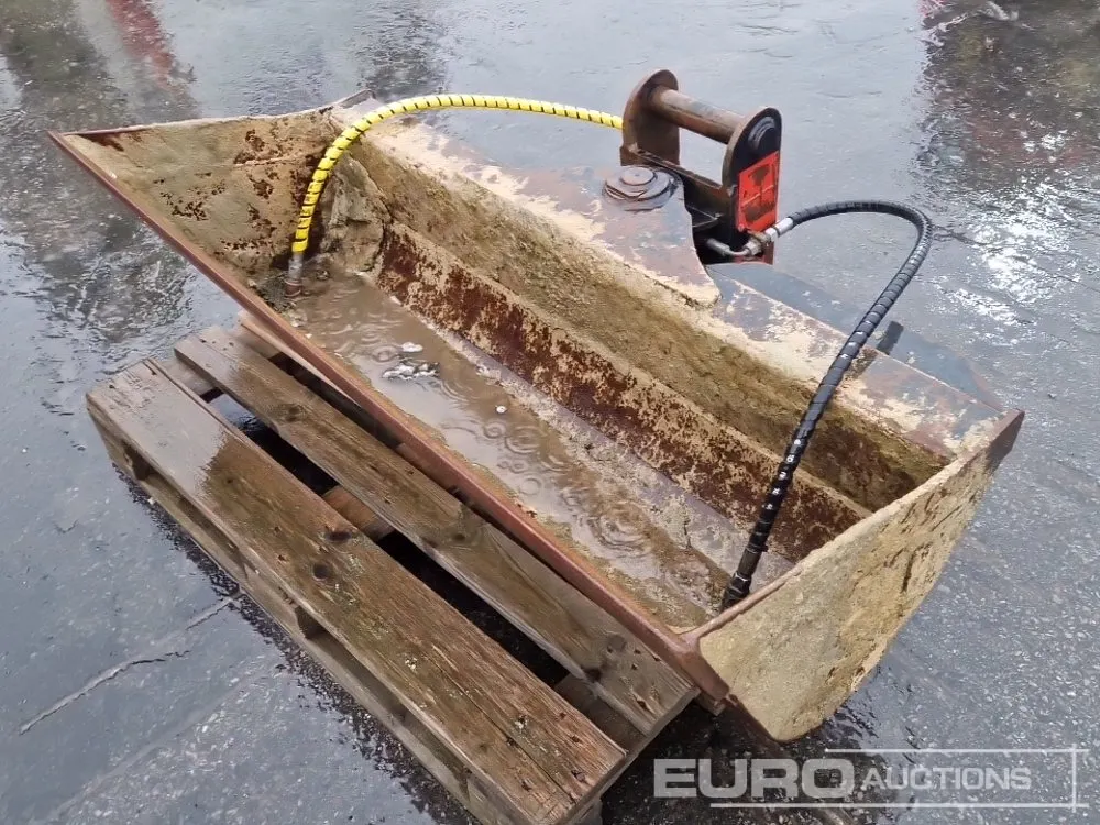 55" Tilt Ditching Bucket