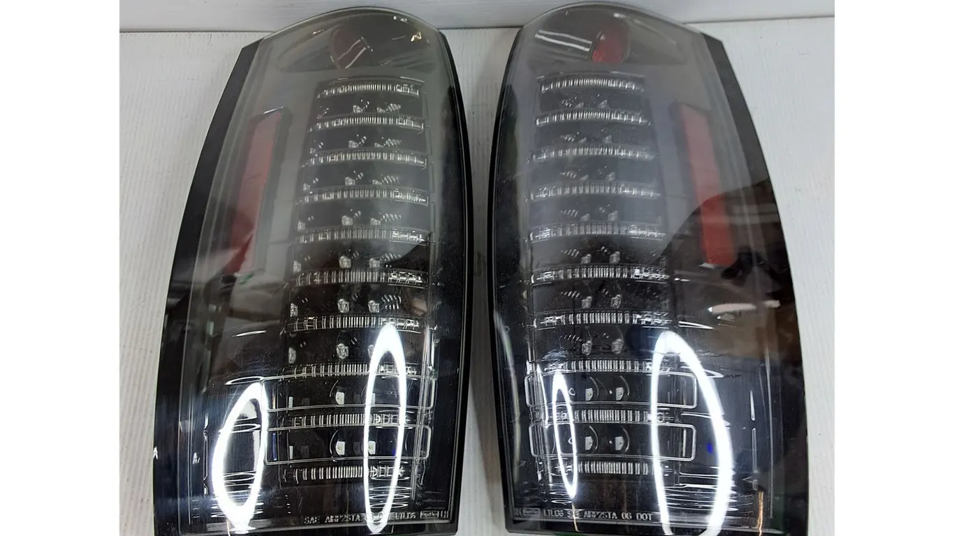 LED & Fiber Optic Full Function 07 & Up Avalanche Taillights, As Is