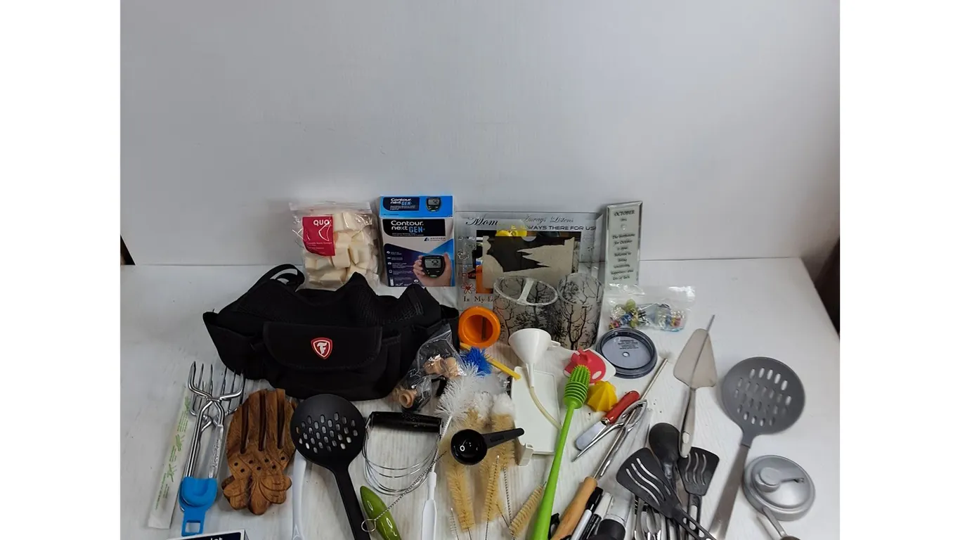 Assorted Kitchenware, Houseware & Cosmetic Supplies