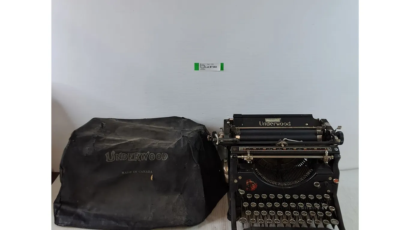 Underwood Typewriter with Cover As-Is, Pickup Only