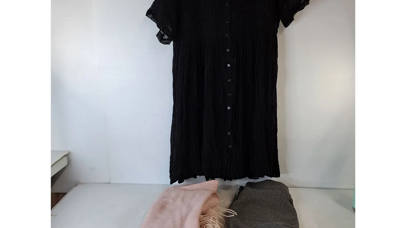 Womens Dress Size 10, Womens Skirt Size M, Scarf