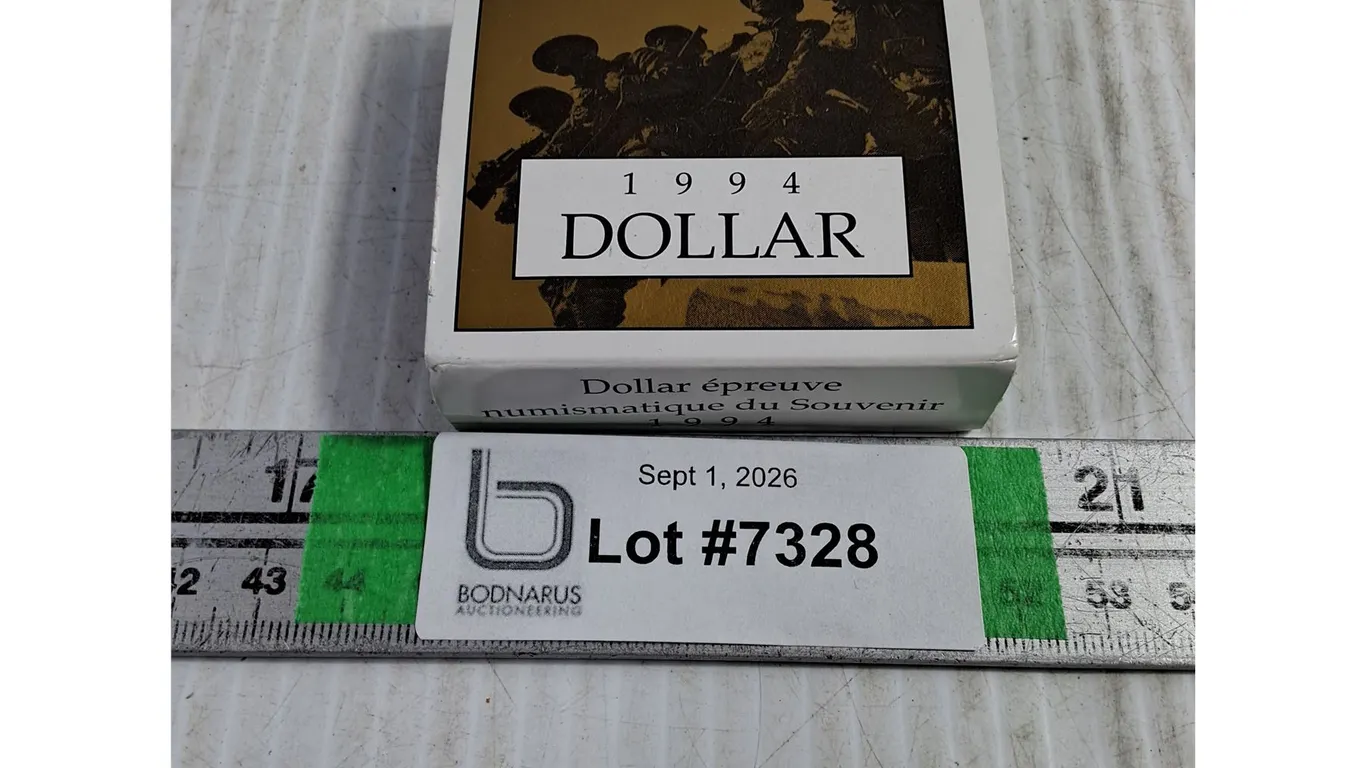 (1) 1994 Remembrance Canadian Dollar