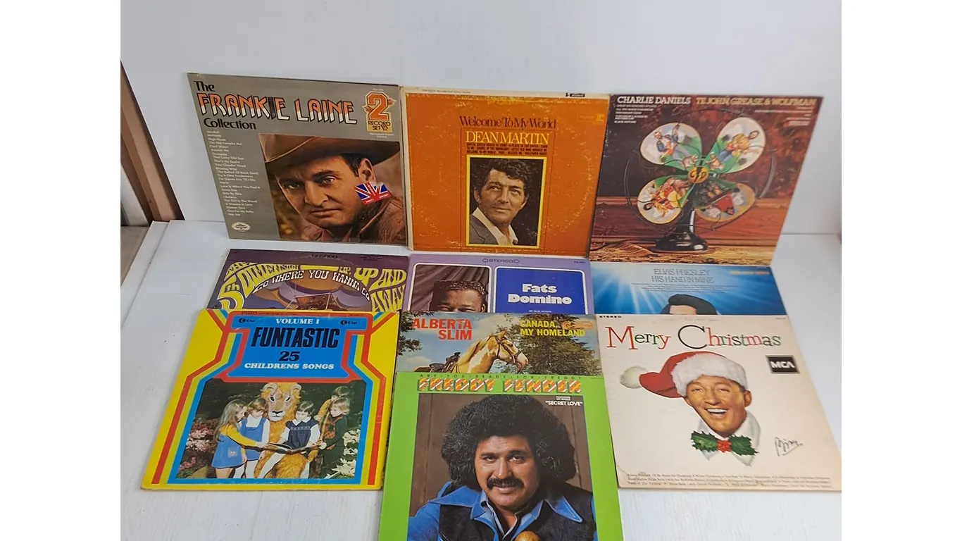 (1) Records - Elvis Presley, Alberta Slim, Merry Christmas