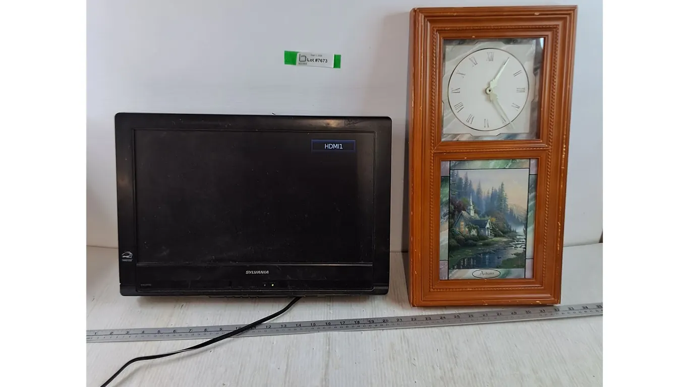 Sylvania TV Works and Autumn Clock Untested