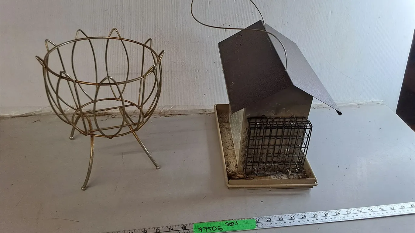 Metal Planter 11" & Birdhouse 13" x 8.5" x 11.5"- Pickup Pref'd